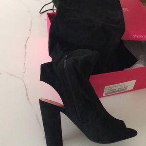 Shoe dazzle boots